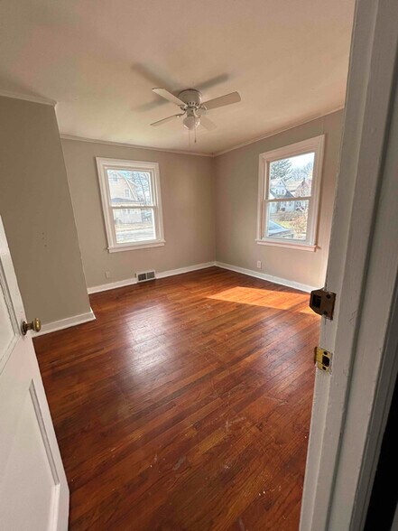 Building Photo - 185 Harwood Ave