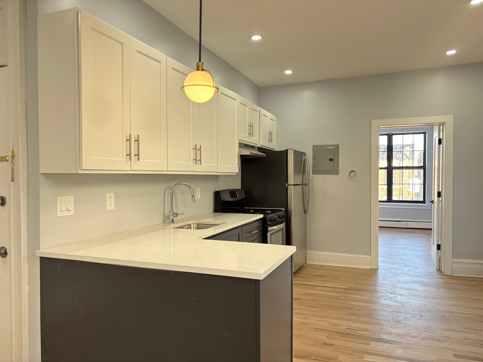 81 Bostwick Ave 3L - 76A Bostwick Ave