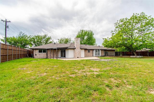 Building Photo - 16024 Plum Ln