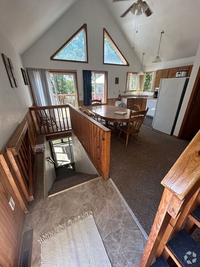 Building Photo - 4 Bed, 2 Bath Year Round Cabin available! ...