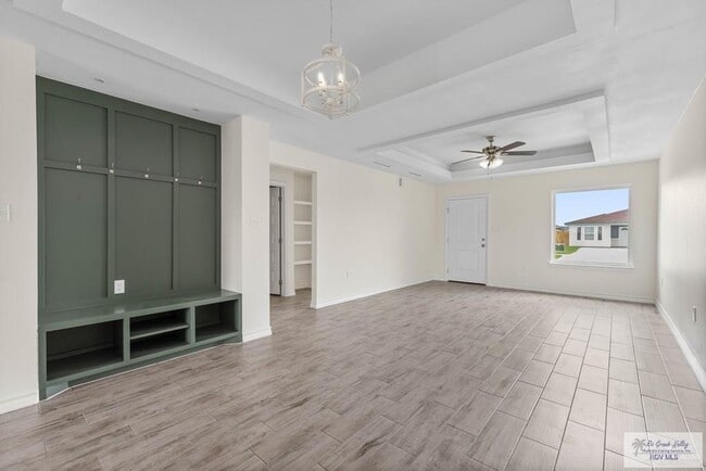 Building Photo - 19 Seminole Ln