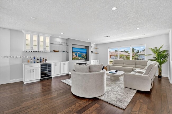 Building Photo - 5660 Golfway Dr