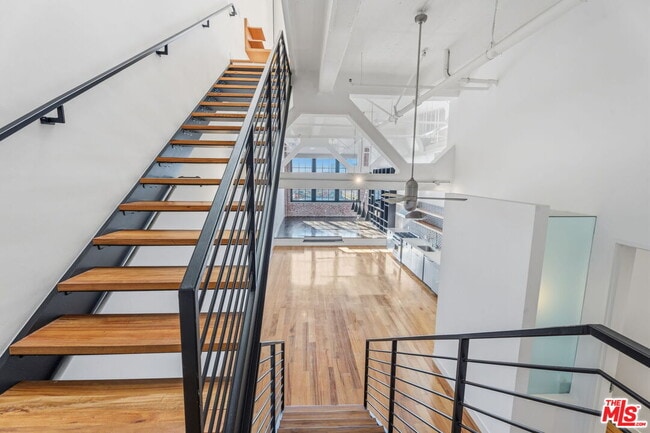 Building Photo - 1850 Industrial St