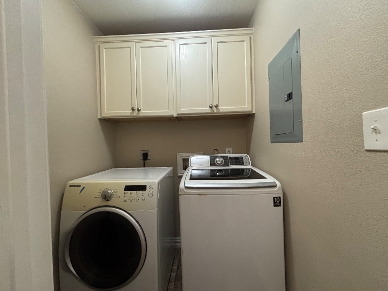 Building Photo - 9461 Timberleaf Dr