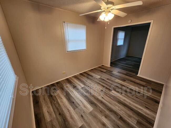 Building Photo - 448 S 23rd St