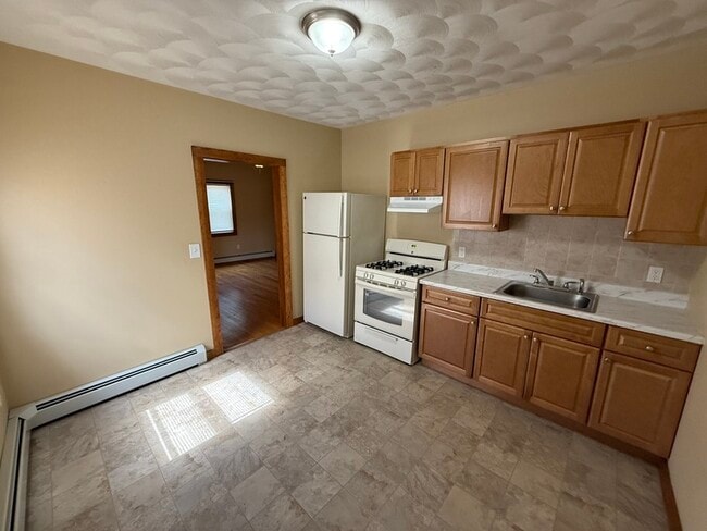 Building Photo - 132 Hall St