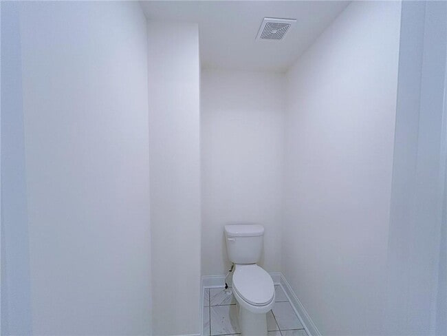 Building Photo - 1297 Ascot Ter