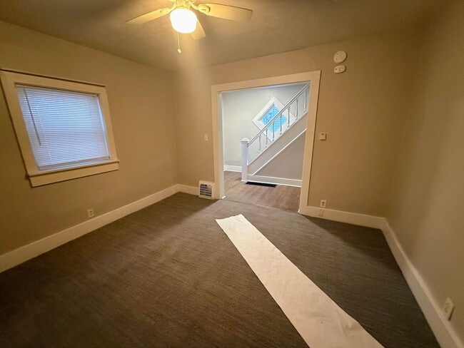 Building Photo - Newly renovated 3-bedroom, 1-bath home in Akron