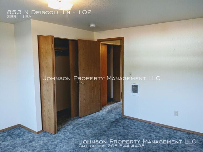 Building Photo - 853 N Driscoll Ln #102