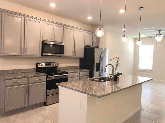 Building Photo - 2674 Mead Ave