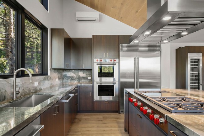 Building Photo - Luxury Mountain Retreat