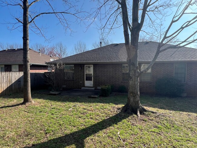 Building Photo - All Brick 3 Bedroom, 2 Bathroom near Twin Oaks