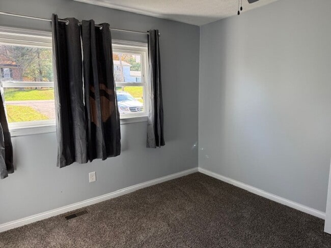 Building Photo - 316 Homeview Dr