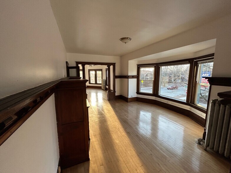 Building Photo - 2379 S Howell Ave