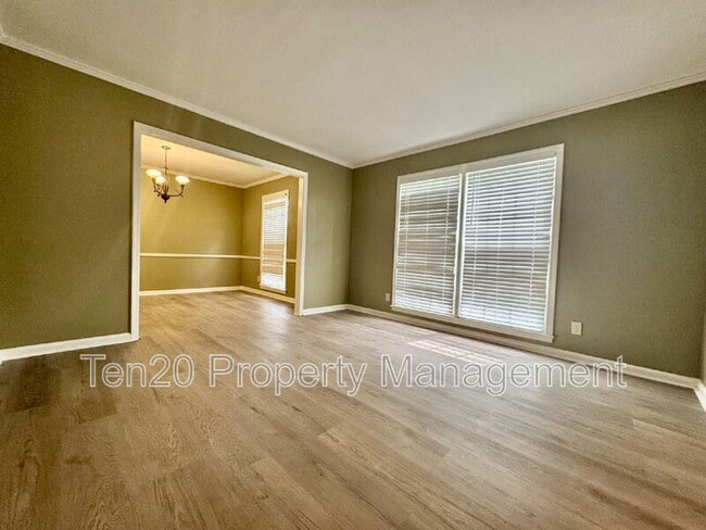 Building Photo - 5953 Windsor Dr