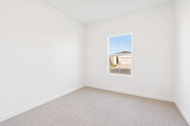 Building Photo - Brand New home in Clovis Unified School District with Solar!