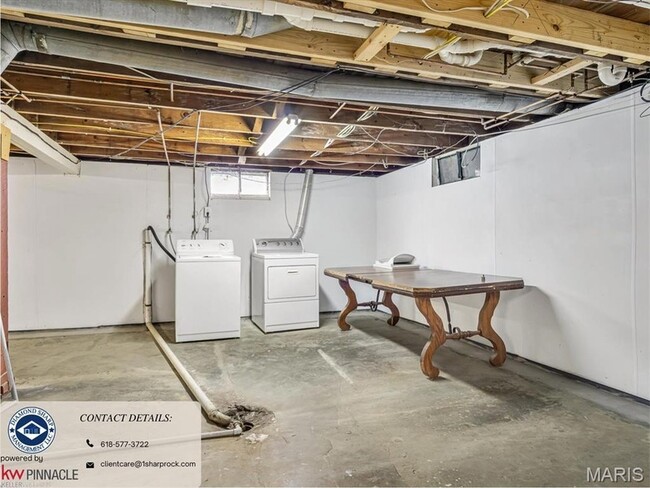 Building Photo - 216 S Chestnut St