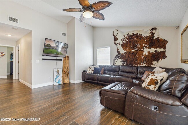 Building Photo - 2532 Kingsmill Ave