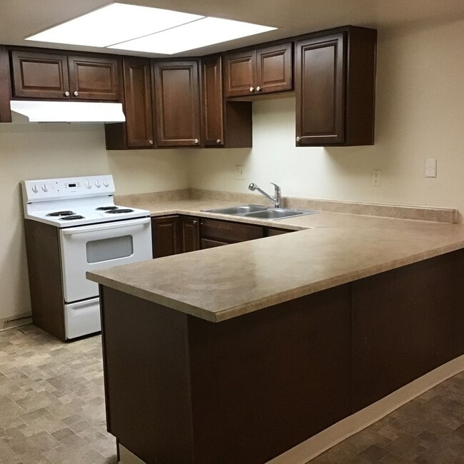 Building Photo - CA721-Liebenberg, Jeromee