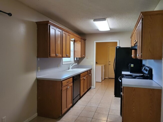 Building Photo - Lakeside School District