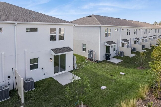 Building Photo - 2653 Skyline Lp