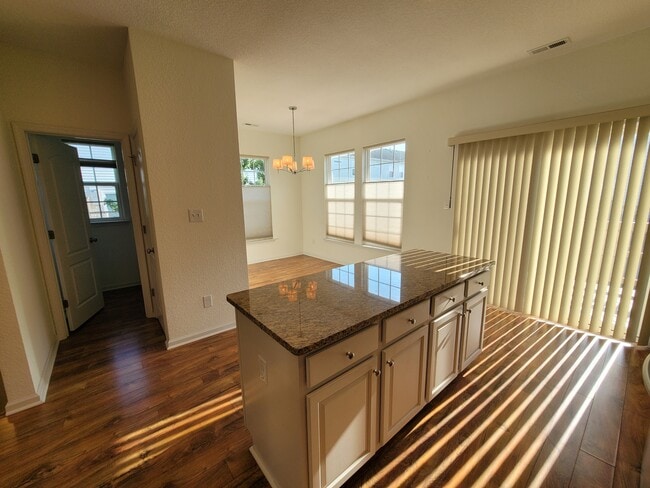 Building Photo - 4969 Almandine Ave