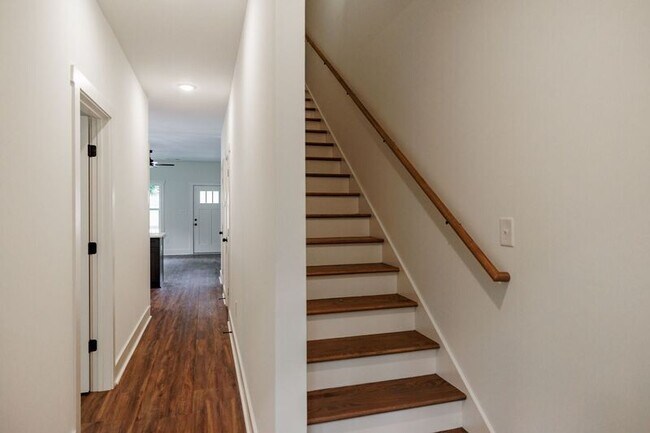 Building Photo - 232 Vine St