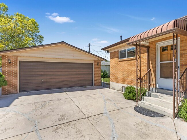 Building Photo - 1786 S 2100 E