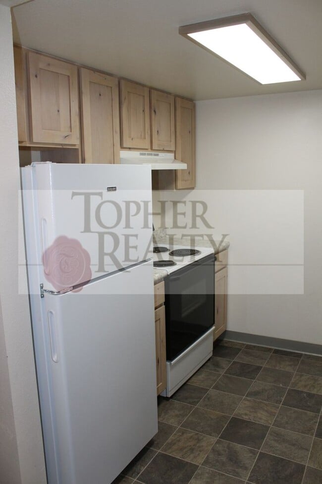 Building Photo - 2529 Ferndale Ln