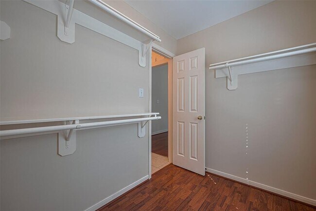 Building Photo - 4707 Gladesdale Park Ln