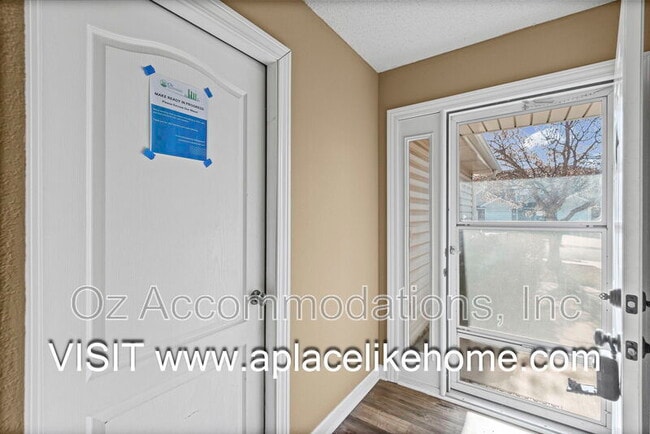 Building Photo - 803 SW Imperial Ln