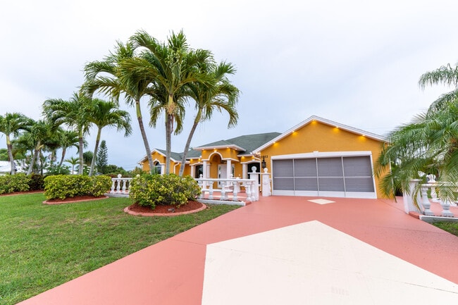 Building Photo - 2853 SE Melaleuca Blvd