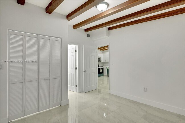 Building Photo - 2501 NW 21st St