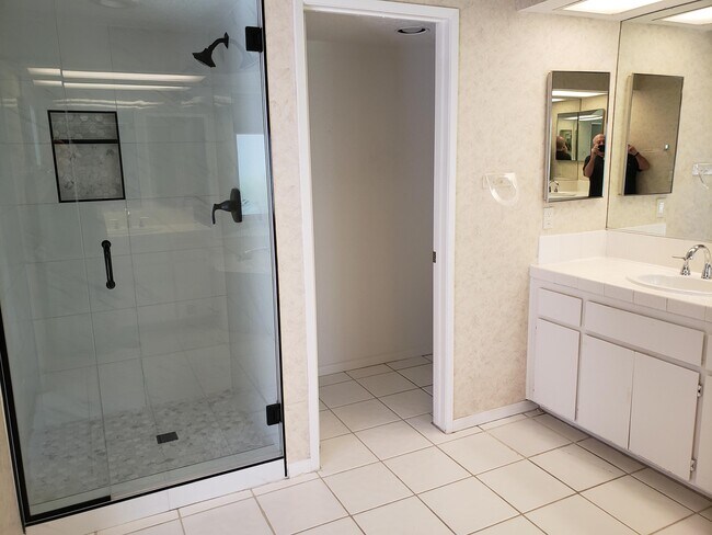 Building Photo - 136 Desert Falls Dr E