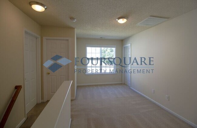 Building Photo - End Unit Townhome | First Floor Master Bed...