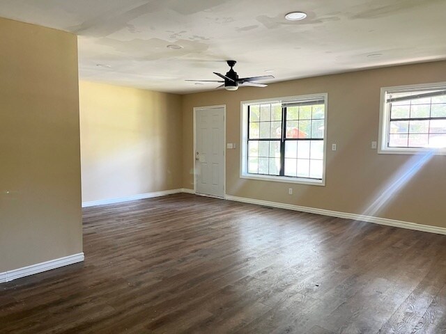 Building Photo - 203 Vienna Cir
