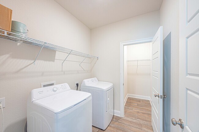 Building Photo - 32667 Revere Dr