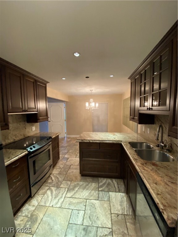 Building Photo - 3125 Pinehurst Dr