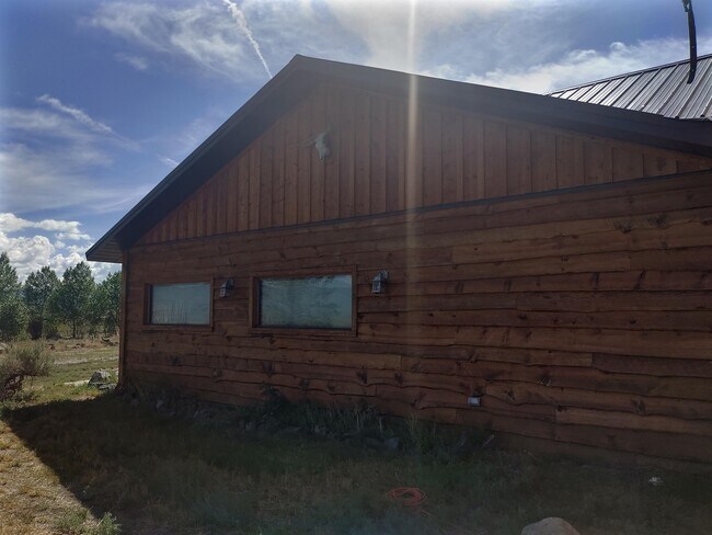 Building Photo - 256 E Fork Big Sandy Rd