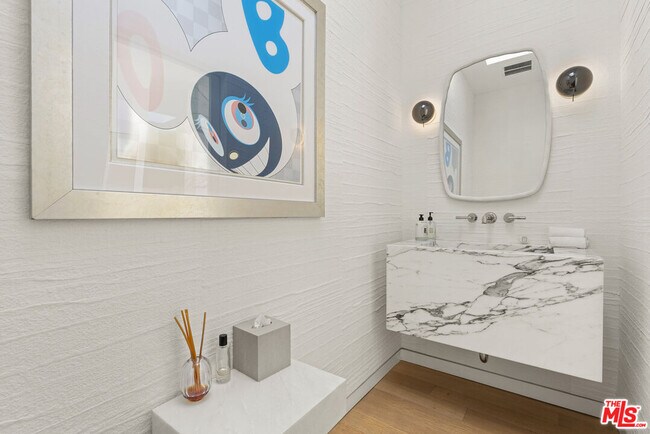 Building Photo - 1889 Rising Glen Rd