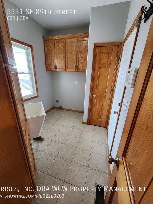 Building Photo - 5531 SE 89th St