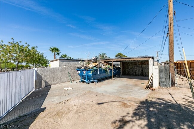 Building Photo - 5 Mallory St