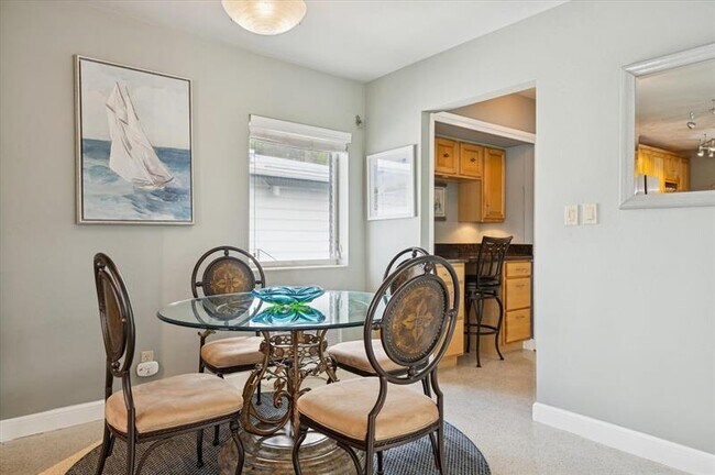 Building Photo - 561 Bayshore Dr