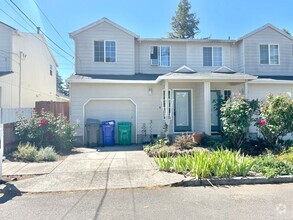 Building Photo - Mill Park 3 bedroom, 2.5 Bath Home on Quie...