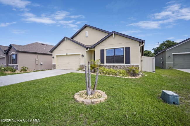 Building Photo - 548 Coyote Dr