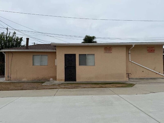 Building Photo - 14041 Orizaba Ave