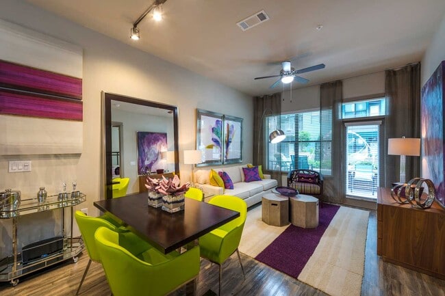 Building Photo - Sleek, Stylish, $1,000 Off