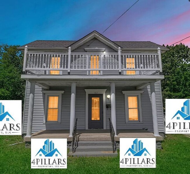 Building Photo - "Charming 1-Bedroom Apartment in the Heart...
