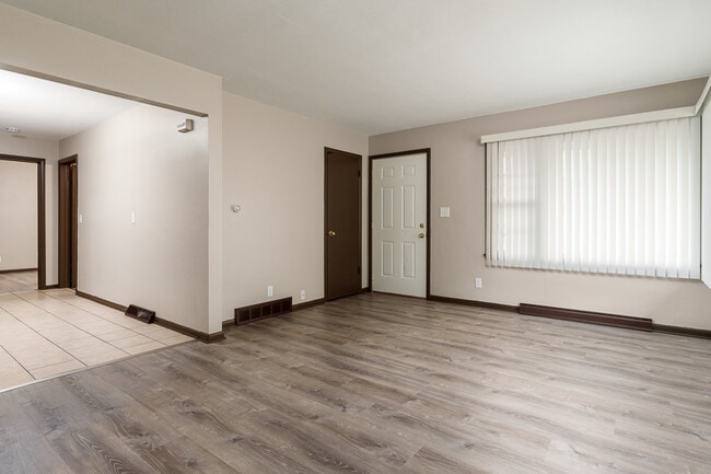 Building Photo - 3220 Darwood Dr