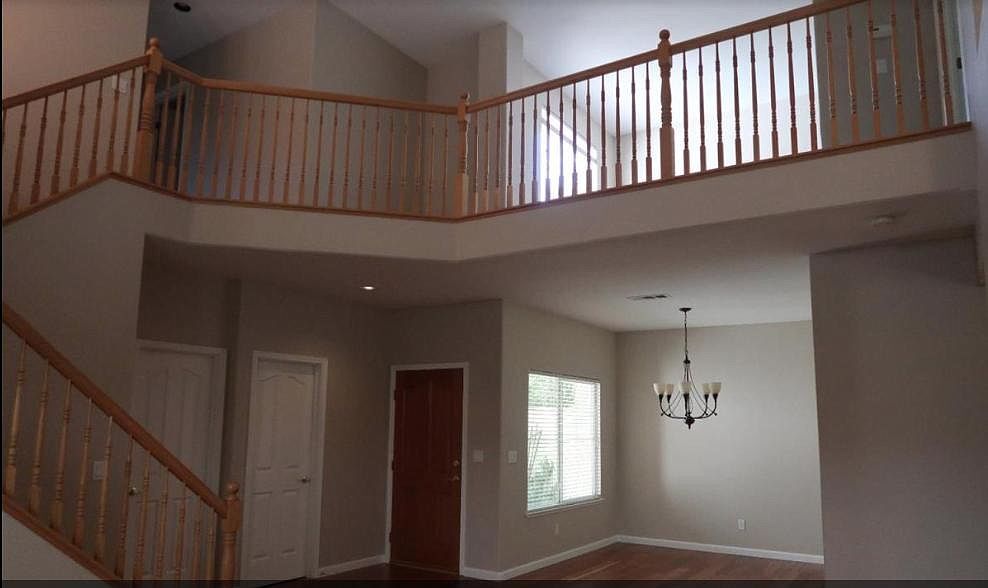 Building Photo - 1715 Palatia Dr